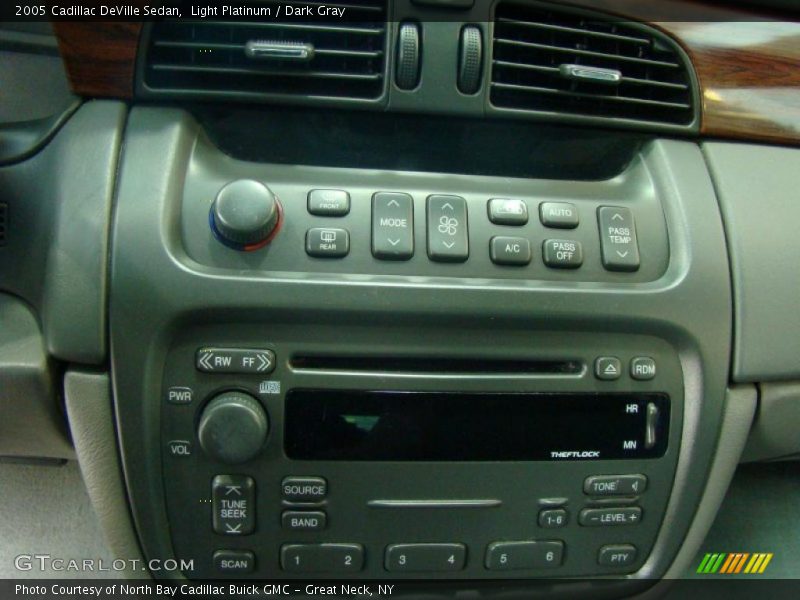 Light Platinum / Dark Gray 2005 Cadillac DeVille Sedan