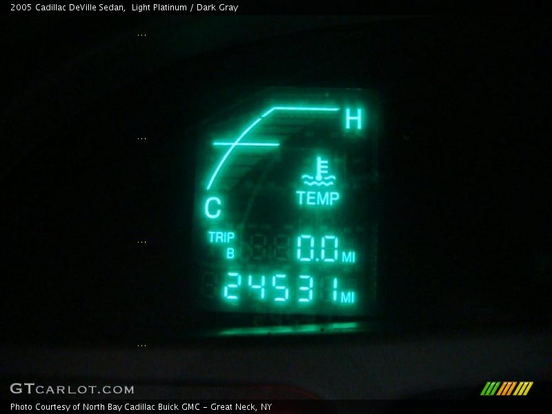 Light Platinum / Dark Gray 2005 Cadillac DeVille Sedan