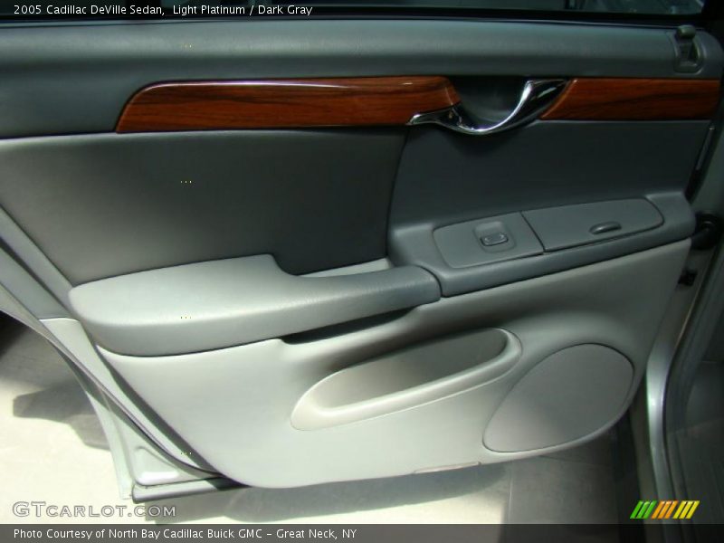 Light Platinum / Dark Gray 2005 Cadillac DeVille Sedan