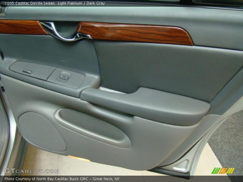 Light Platinum / Dark Gray 2005 Cadillac DeVille Sedan