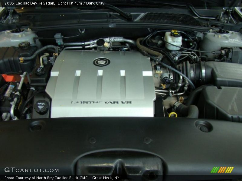 Light Platinum / Dark Gray 2005 Cadillac DeVille Sedan