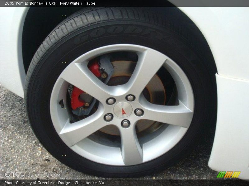 Ivory White / Taupe 2005 Pontiac Bonneville GXP