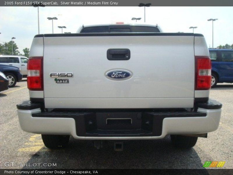 Silver Metallic / Medium Flint Grey 2005 Ford F150 STX SuperCab