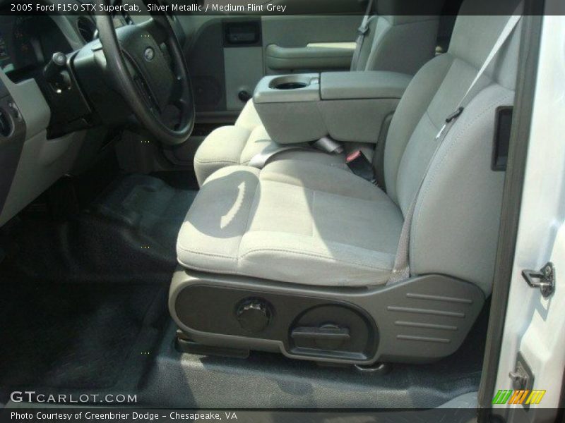 Silver Metallic / Medium Flint Grey 2005 Ford F150 STX SuperCab