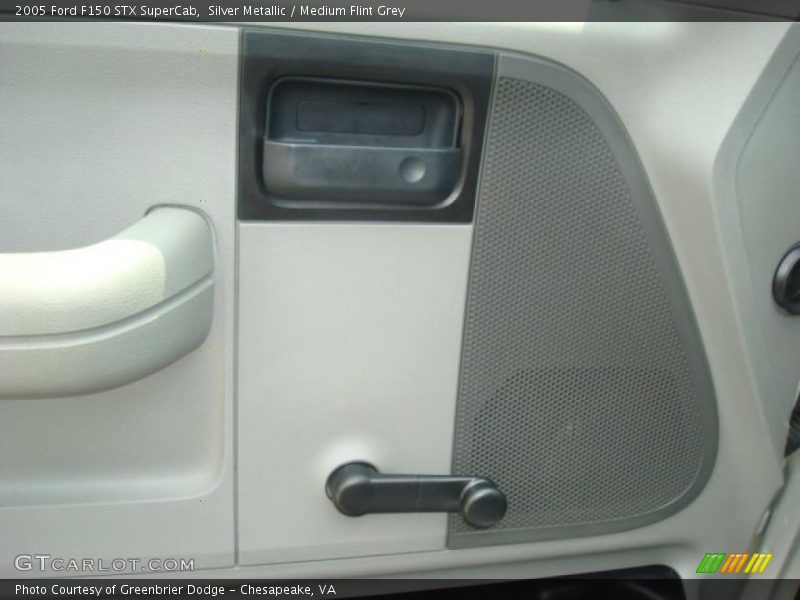 Silver Metallic / Medium Flint Grey 2005 Ford F150 STX SuperCab