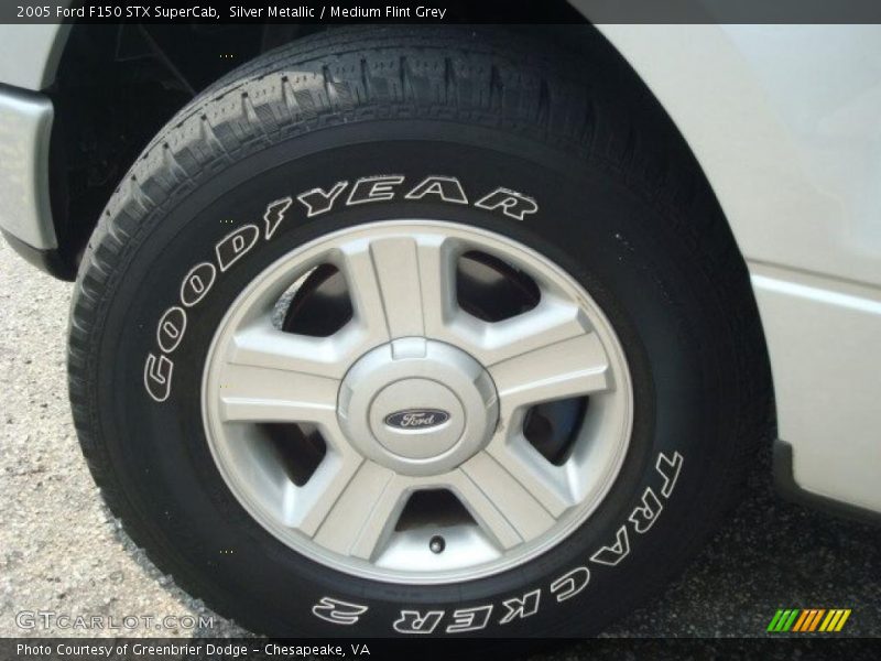 Silver Metallic / Medium Flint Grey 2005 Ford F150 STX SuperCab