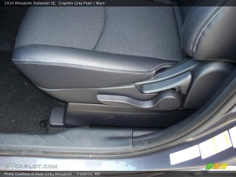 Graphite Gray Pearl / Black 2010 Mitsubishi Outlander SE