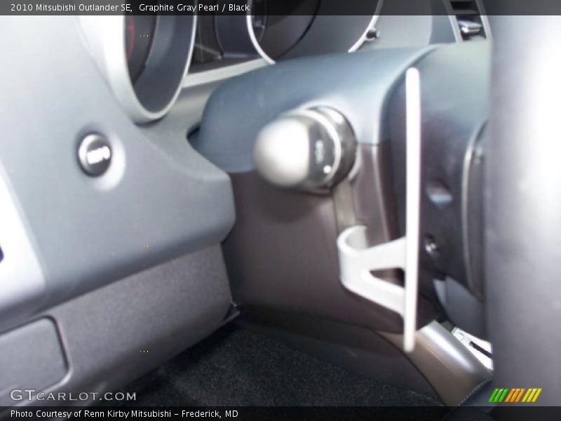 Graphite Gray Pearl / Black 2010 Mitsubishi Outlander SE