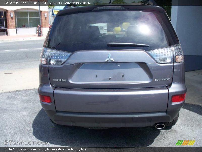 Graphite Gray Pearl / Black 2010 Mitsubishi Outlander SE