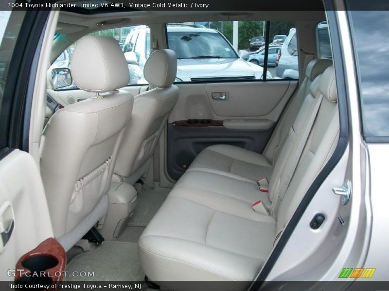 Vintage Gold Metallic / Ivory 2004 Toyota Highlander Limited V6 4WD