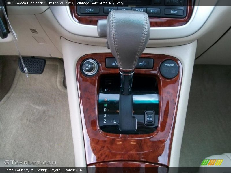 Vintage Gold Metallic / Ivory 2004 Toyota Highlander Limited V6 4WD