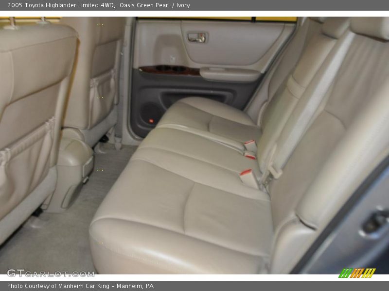 Oasis Green Pearl / Ivory 2005 Toyota Highlander Limited 4WD
