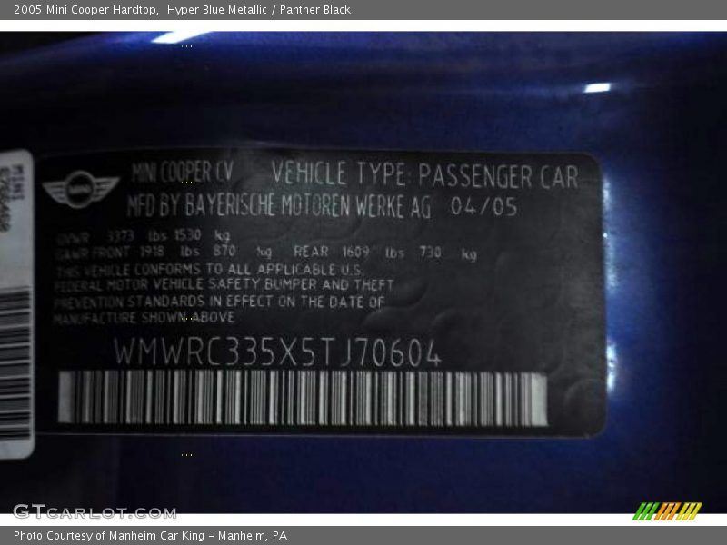 Hyper Blue Metallic / Panther Black 2005 Mini Cooper Hardtop