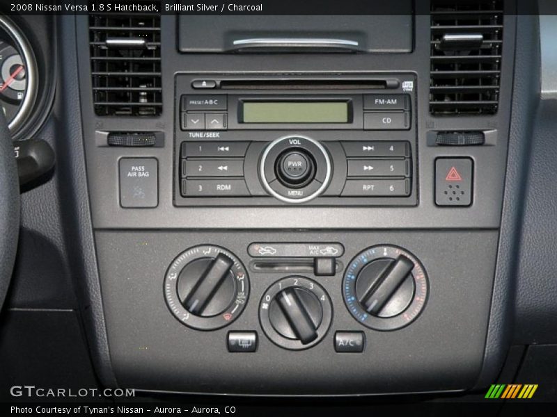 Brilliant Silver / Charcoal 2008 Nissan Versa 1.8 S Hatchback