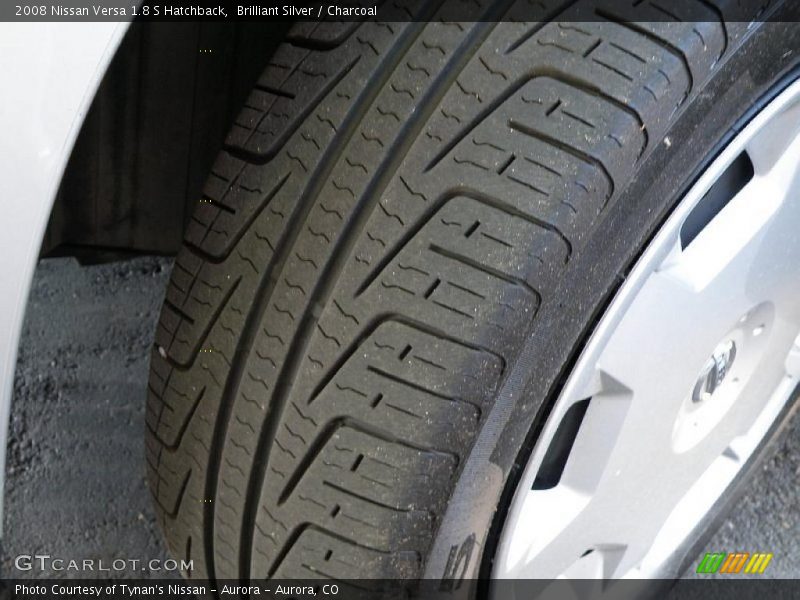 Brilliant Silver / Charcoal 2008 Nissan Versa 1.8 S Hatchback