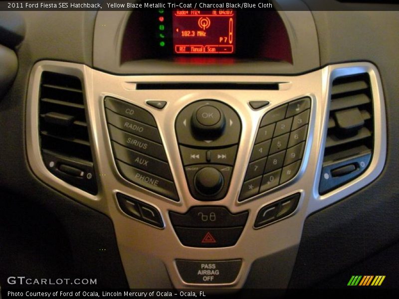 Yellow Blaze Metallic Tri-Coat / Charcoal Black/Blue Cloth 2011 Ford Fiesta SES Hatchback