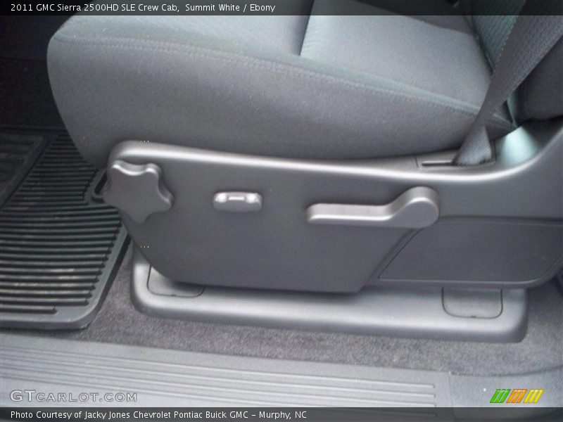 Summit White / Ebony 2011 GMC Sierra 2500HD SLE Crew Cab