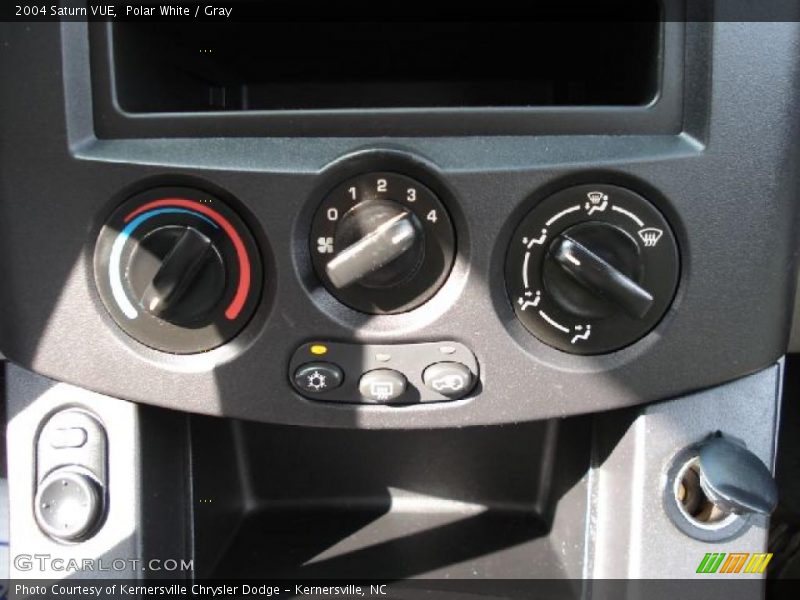 Polar White / Gray 2004 Saturn VUE