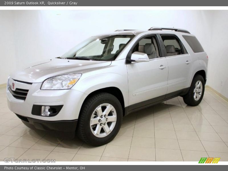 Quicksilver / Gray 2009 Saturn Outlook XR