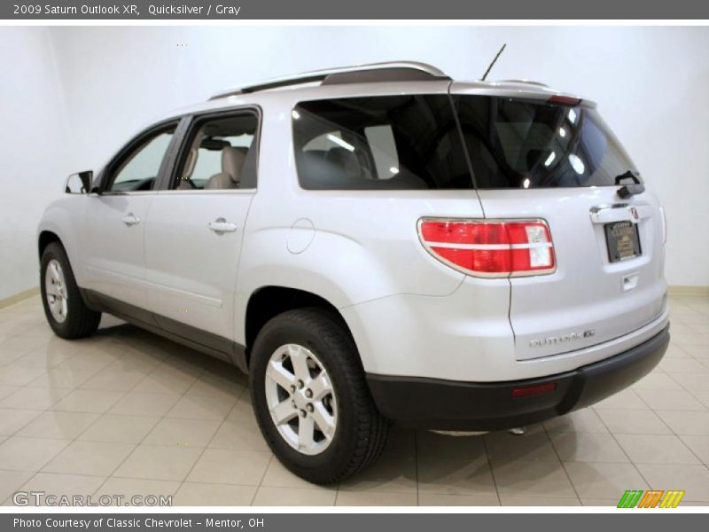 Quicksilver / Gray 2009 Saturn Outlook XR