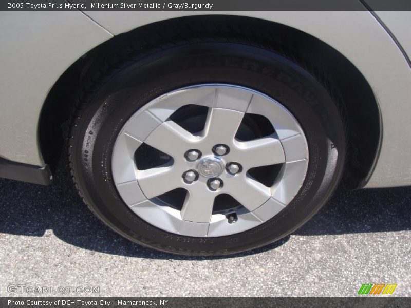 Millenium Silver Metallic / Gray/Burgundy 2005 Toyota Prius Hybrid