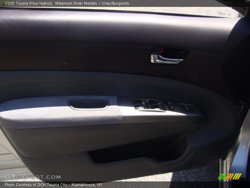 Millenium Silver Metallic / Gray/Burgundy 2005 Toyota Prius Hybrid