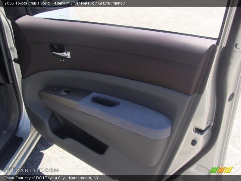 Millenium Silver Metallic / Gray/Burgundy 2005 Toyota Prius Hybrid