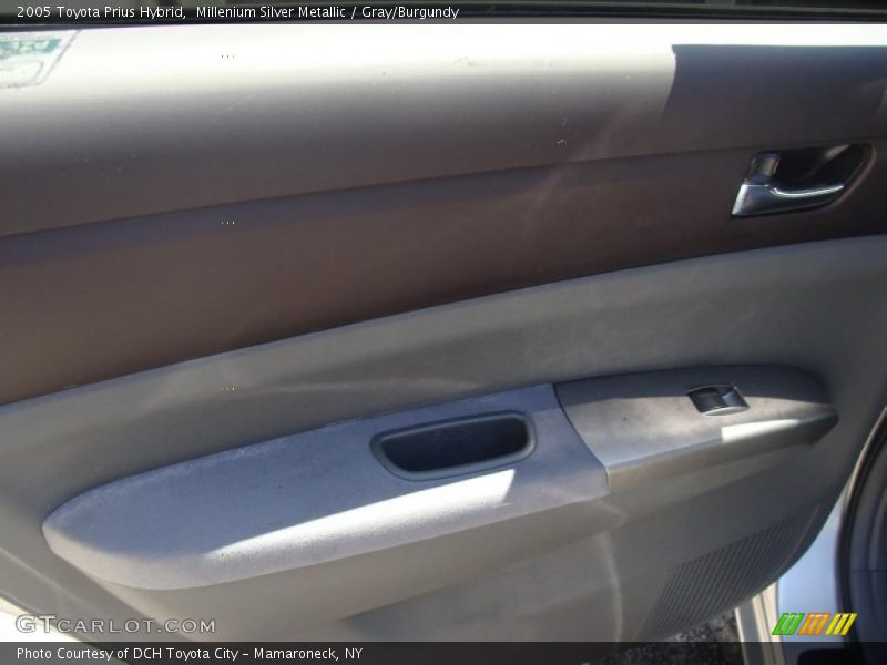 Millenium Silver Metallic / Gray/Burgundy 2005 Toyota Prius Hybrid