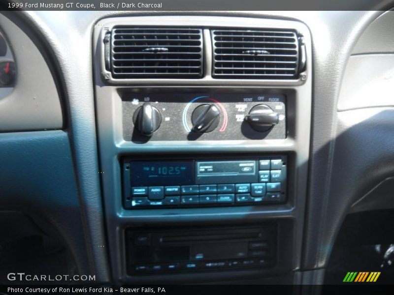 Black / Dark Charcoal 1999 Ford Mustang GT Coupe