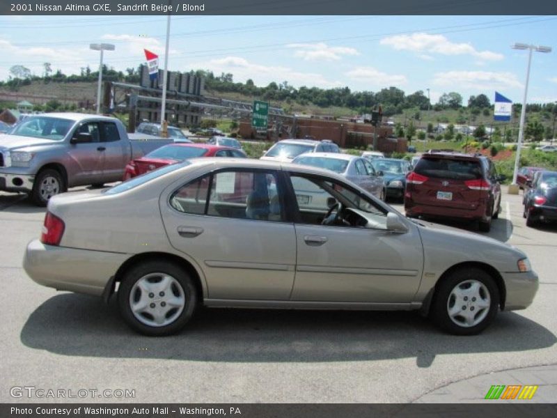 Sandrift Beige / Blond 2001 Nissan Altima GXE