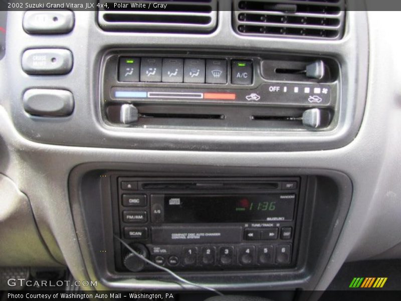 Polar White / Gray 2002 Suzuki Grand Vitara JLX 4x4