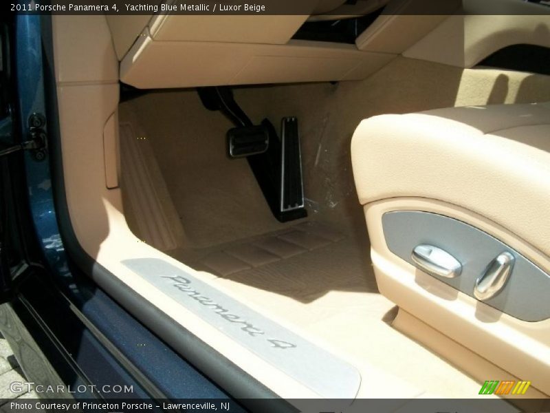 Yachting Blue Metallic / Luxor Beige 2011 Porsche Panamera 4