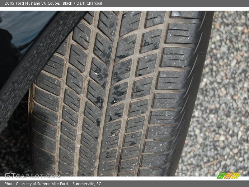 Black / Dark Charcoal 2009 Ford Mustang V6 Coupe