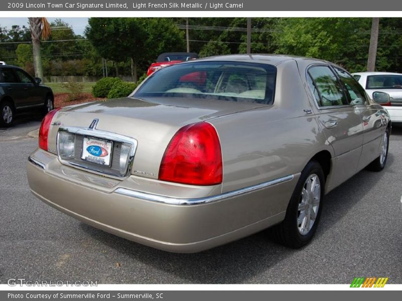 Light French Silk Metallic / Light Camel 2009 Lincoln Town Car Signature Limited