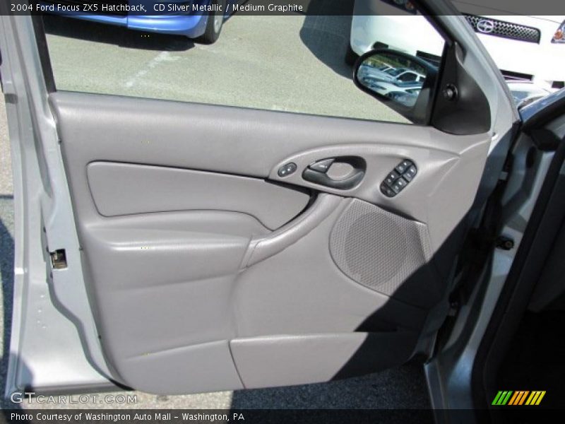 CD Silver Metallic / Medium Graphite 2004 Ford Focus ZX5 Hatchback