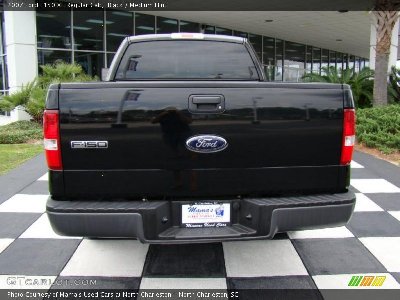 Black / Medium Flint 2007 Ford F150 XL Regular Cab