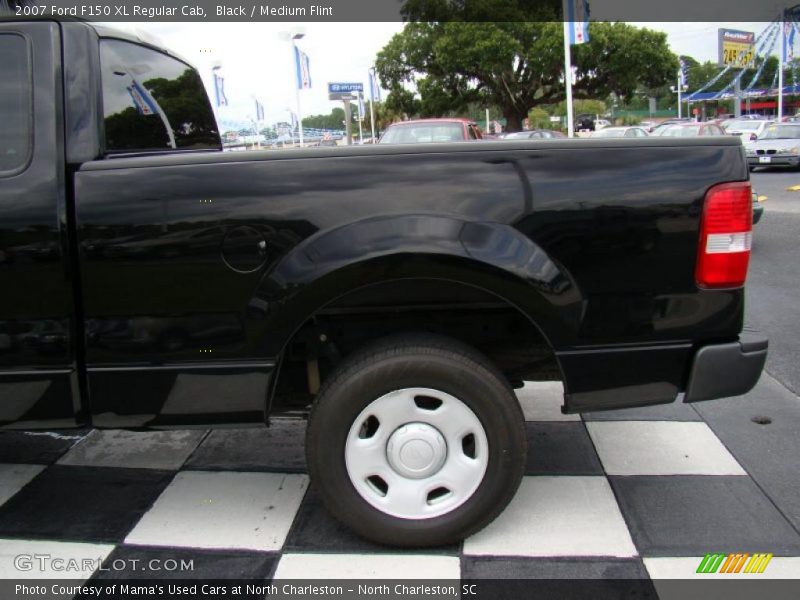 Black / Medium Flint 2007 Ford F150 XL Regular Cab