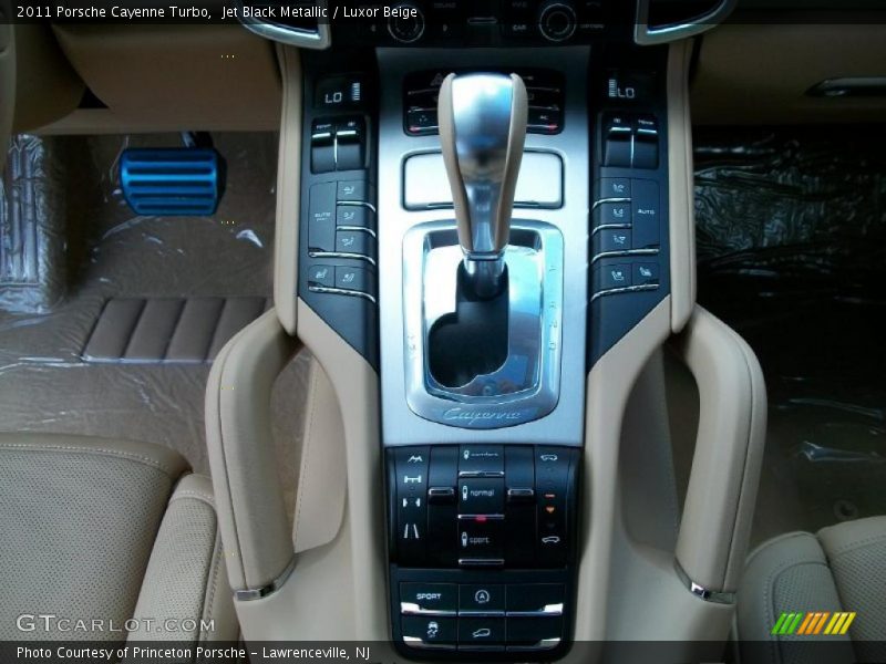 Jet Black Metallic / Luxor Beige 2011 Porsche Cayenne Turbo