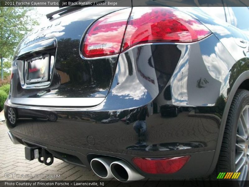 Jet Black Metallic / Luxor Beige 2011 Porsche Cayenne Turbo