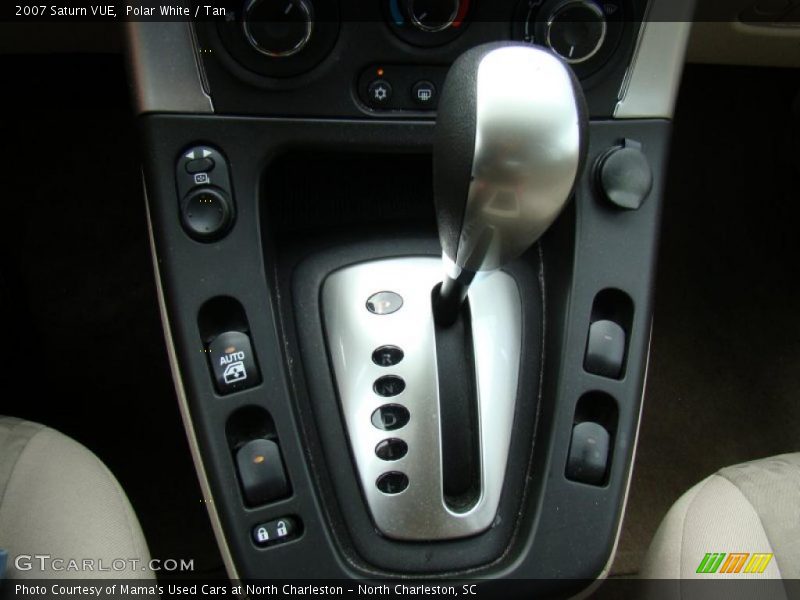 Polar White / Tan 2007 Saturn VUE