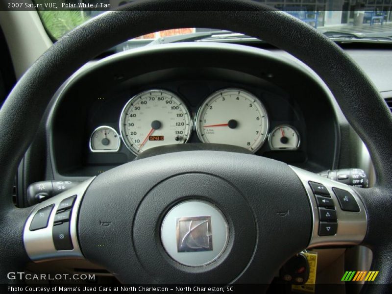 Polar White / Tan 2007 Saturn VUE