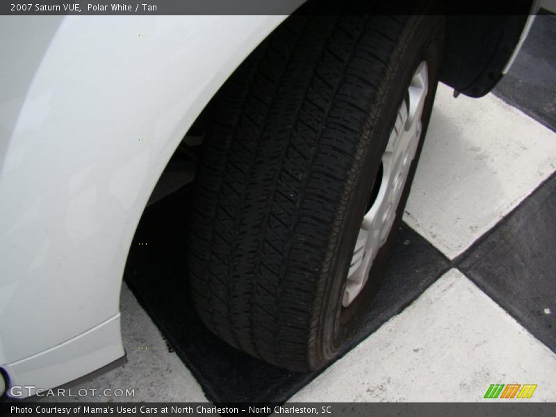 Polar White / Tan 2007 Saturn VUE