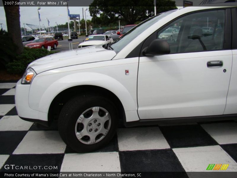 Polar White / Tan 2007 Saturn VUE