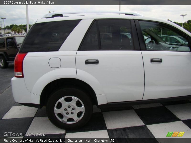 Polar White / Tan 2007 Saturn VUE