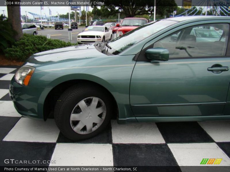 Machine Green Metallic / Creme 2004 Mitsubishi Galant ES
