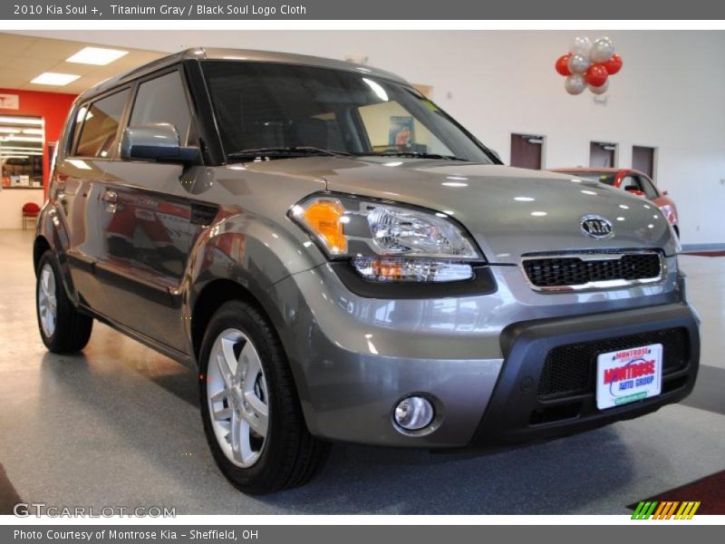 Titanium Gray / Black Soul Logo Cloth 2010 Kia Soul +