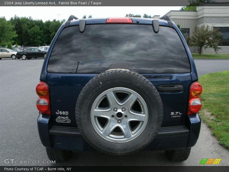 Patriot Blue Pearl / Taupe 2004 Jeep Liberty Limited 4x4