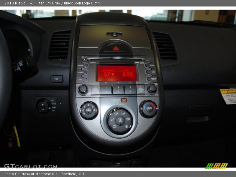 Titanium Gray / Black Soul Logo Cloth 2010 Kia Soul +
