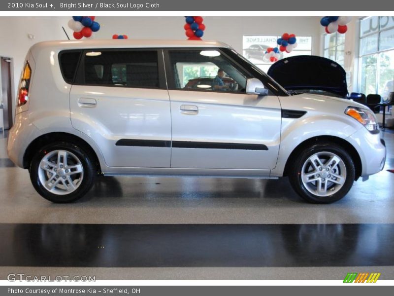 Bright Silver / Black Soul Logo Cloth 2010 Kia Soul +
