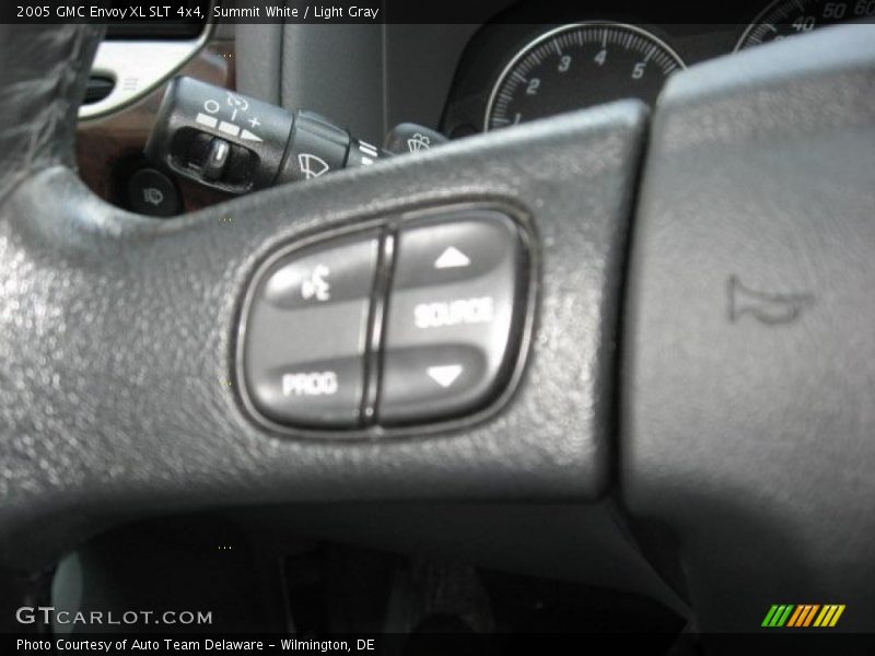 Summit White / Light Gray 2005 GMC Envoy XL SLT 4x4